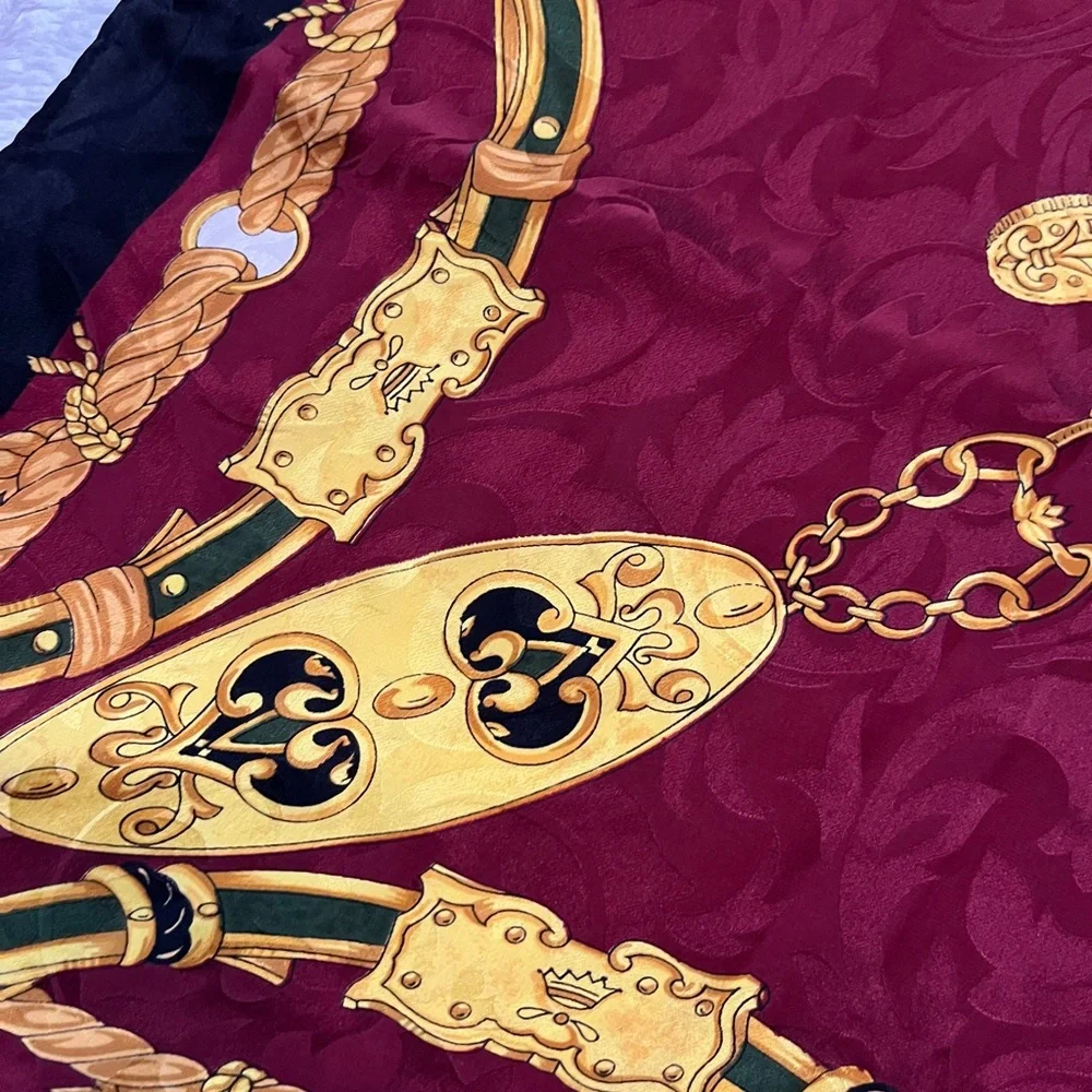 Giorgio Sermoneta 100% Italian silk scar Elegant Red and Gold Scarf 33” x 33” - Picture 4 of 12